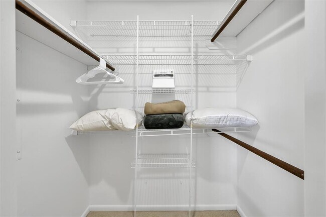 Building Photo - 207 Lakeview Terrace