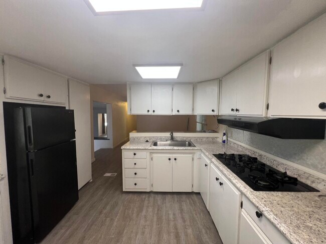 Building Photo - 69470 Midpark Dr