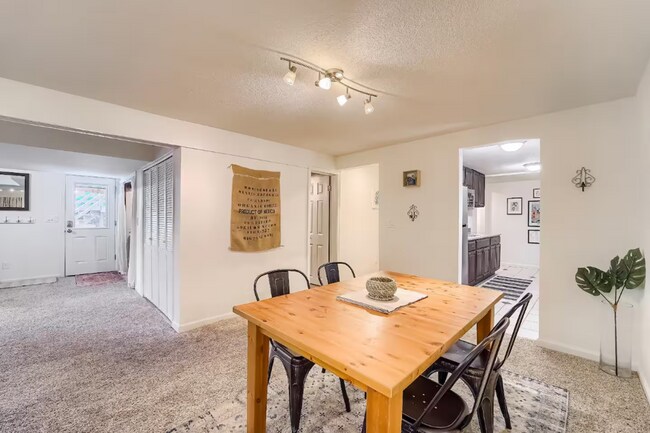Building Photo - Cozy Arvada Downstairs Duplex Available Now!