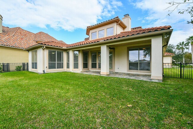 Building Photo - 2014 Flower Garden Ln