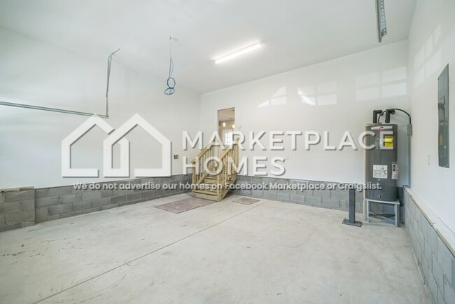 Building Photo - 1518 Charleston Ave