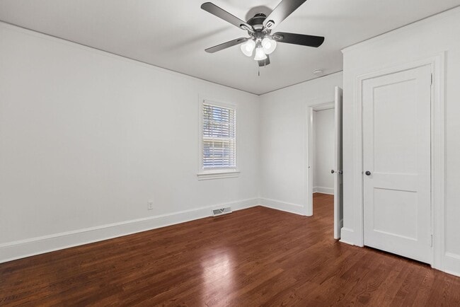 Building Photo - 202 Robinson St