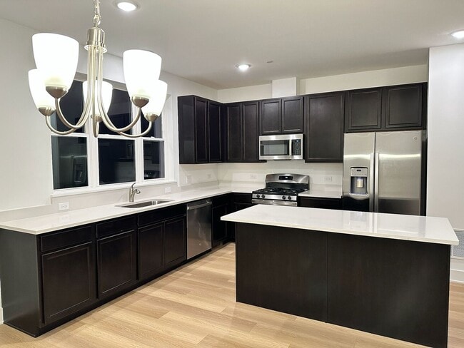 Building Photo - 8377 Mulberry Ave