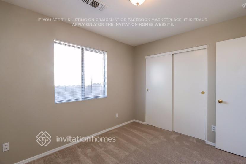Building Photo - 364 S Bermuda Dr