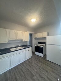 Building Photo - 320 Delmar Ave