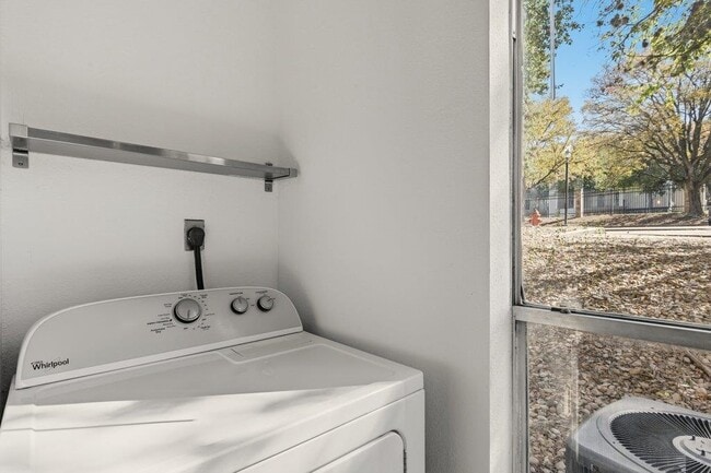 Building Photo - 2450 Wickersham Ln