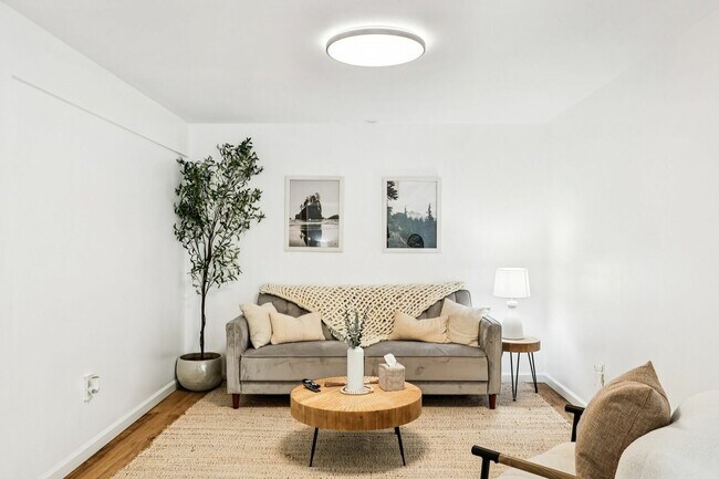 Building Photo - 14341 WA-530