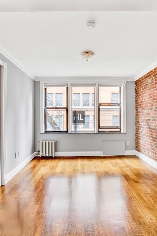 Primary Photo - E 26TH ST.