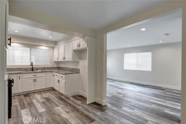 Building Photo - 402 E Glendale Dr