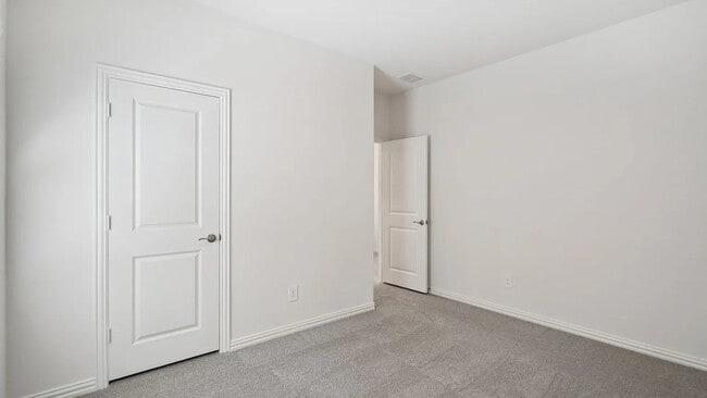 Building Photo - 710 Edgehurst Dr