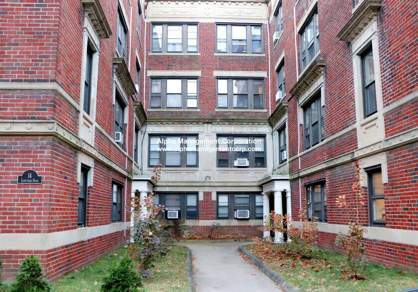 Building Photo - 14 Lakeville Rd