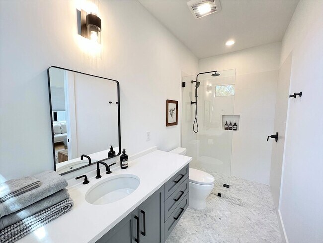 Building Photo - 7809 Mullen Dr