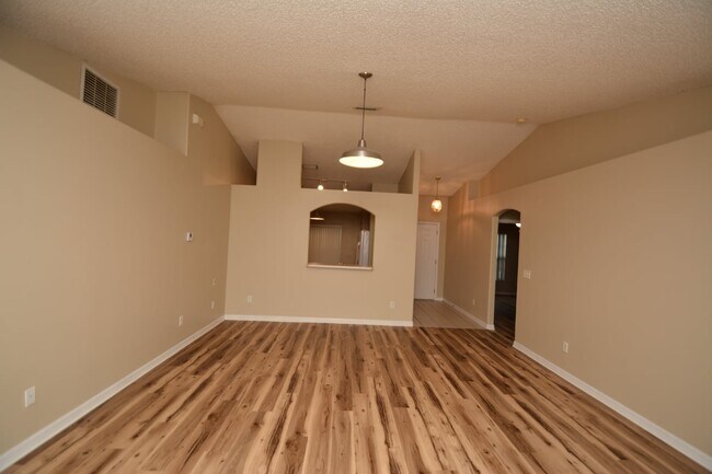 Building Photo - 44 Pine Hurst Ln