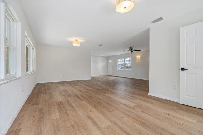 Building Photo - 8916 Memorial Hwy