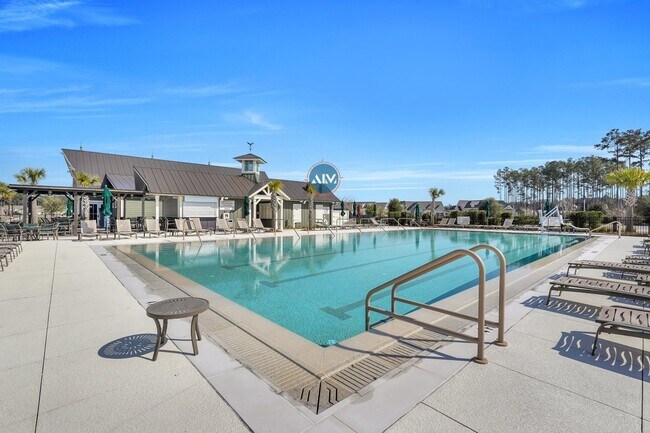 Building Photo - Beautiful custom home in Hampton Lake!