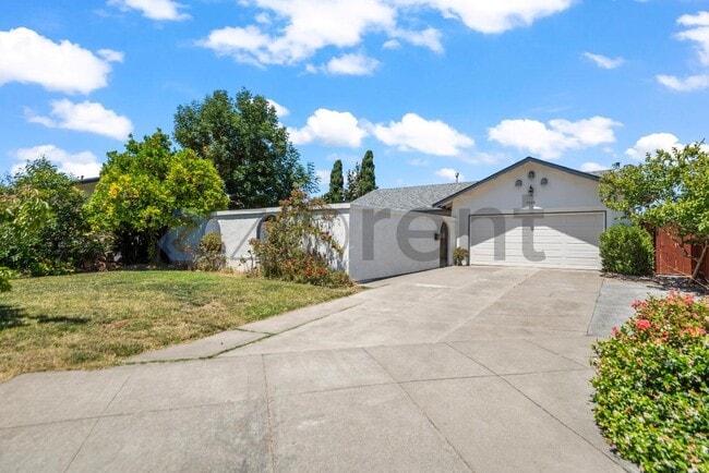Building Photo - 7525 Hazelnut Dr