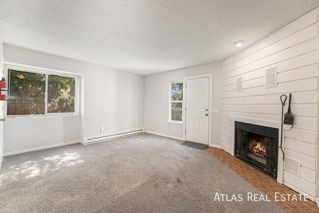 Primary Photo - 347 Colony Pl