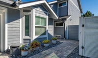 Building Photo - 117 Island Dr