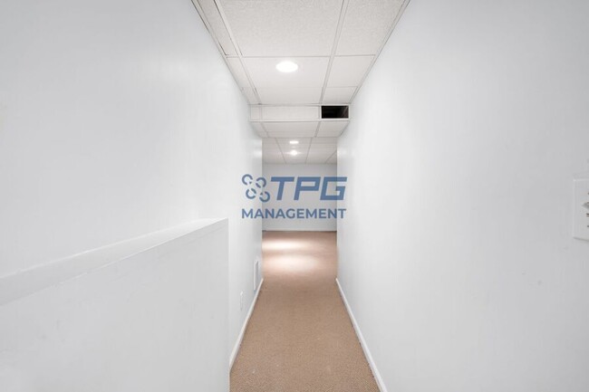 Building Photo - 14 Sand Hill Ct