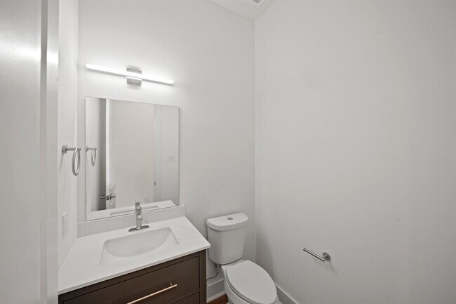 Building Photo - 4914 Lavender St