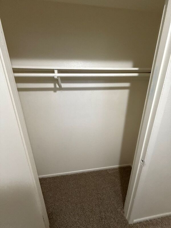 Building Photo - 848 Plymouth Dr NE