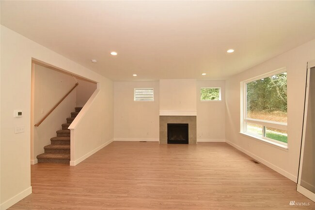 Building Photo - 390 Hammond St