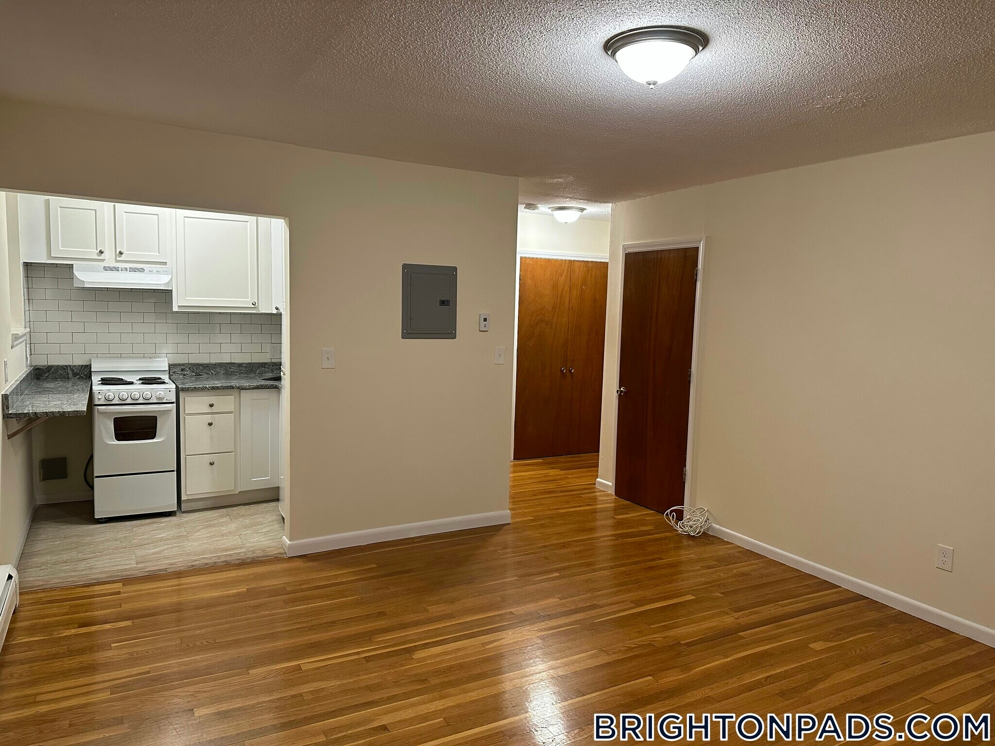 Building Photo - 2018 Commonwealth Ave