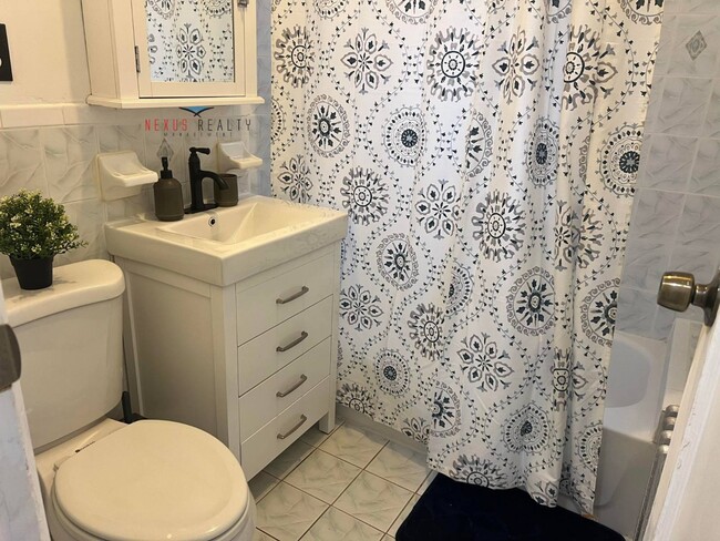 Building Photo - 33-19 69th St