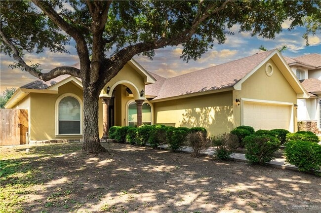 Building Photo - 22 San Roman St