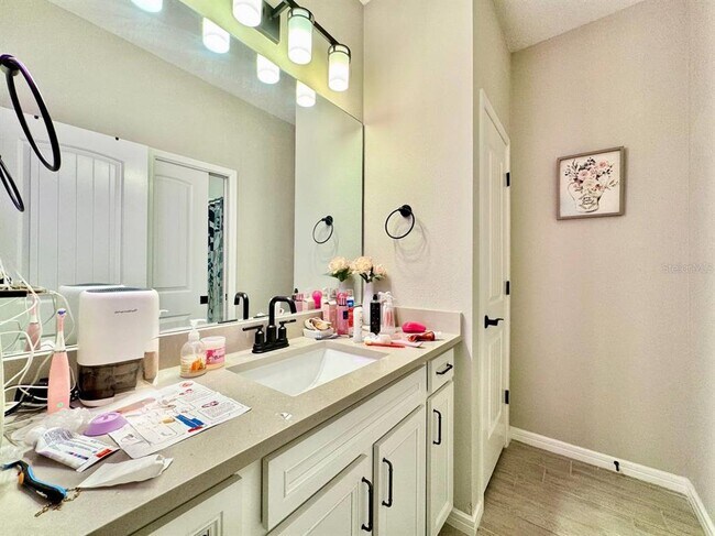 Building Photo - 11281 Beach Walk Wy NE