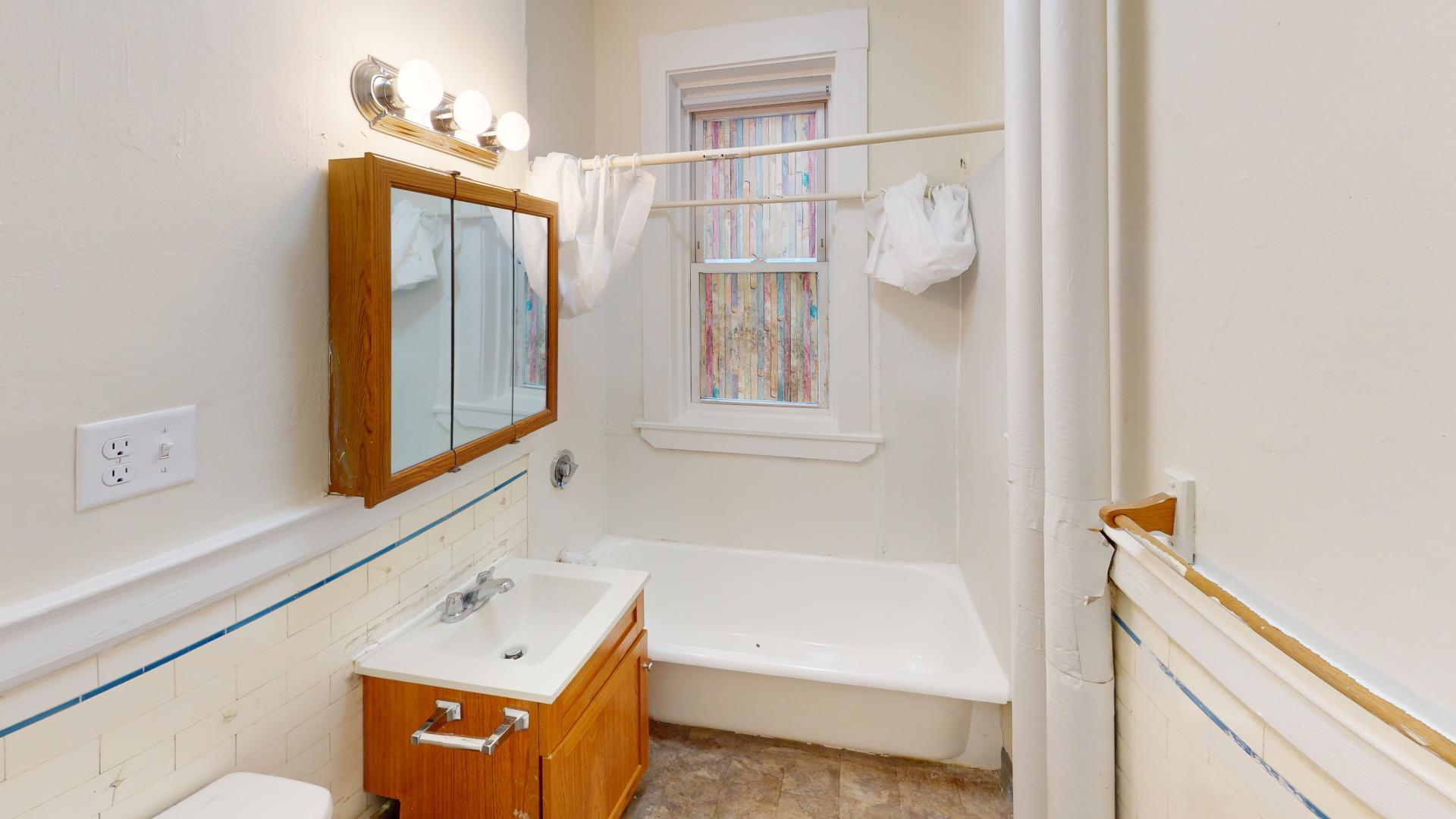 Building Photo - 125 Park Dr