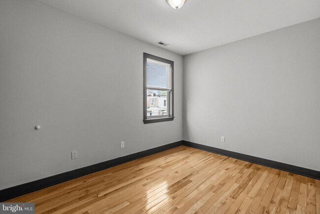 Building Photo - 1805 N 18th St