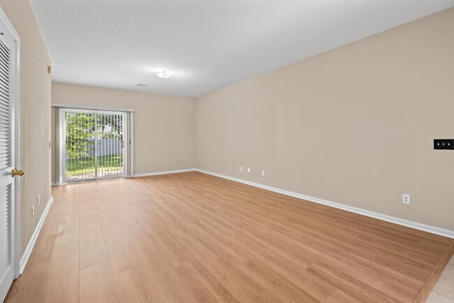 Building Photo - 313 Scrub Jay Dr