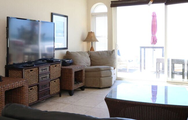 Building Photo - Beach front big duplex. Gustavo Lopez AMSI