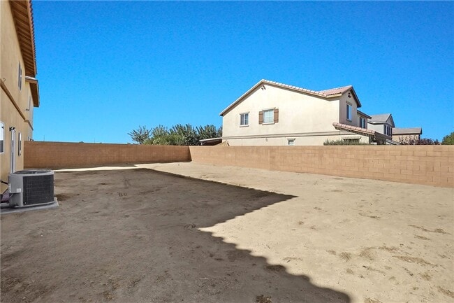 Building Photo - 2141 E Nugent St