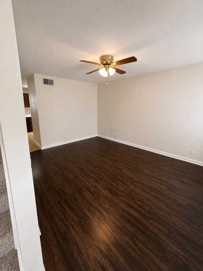 Building Photo - 1026 Fabulous Dr