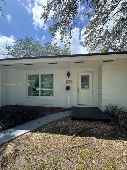 Building Photo - 11780 SW 81st Rd