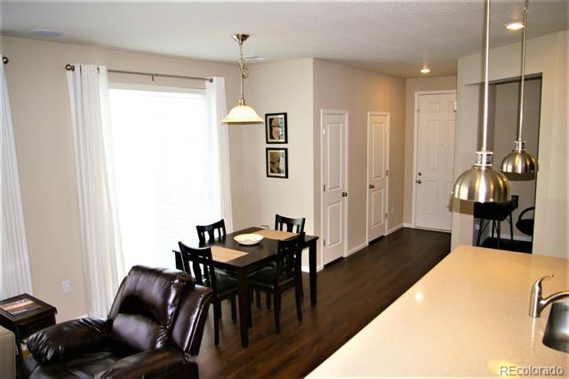 Building Photo - 2811 Summer Day Ave