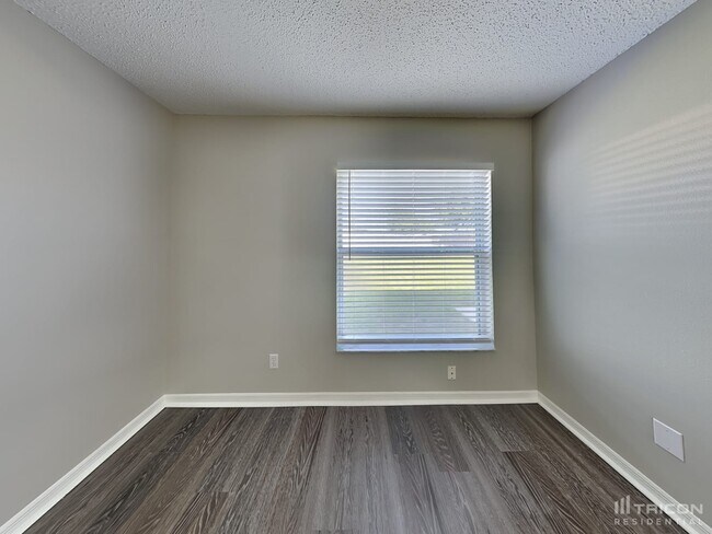 Building Photo - 15342 Margaux Dr