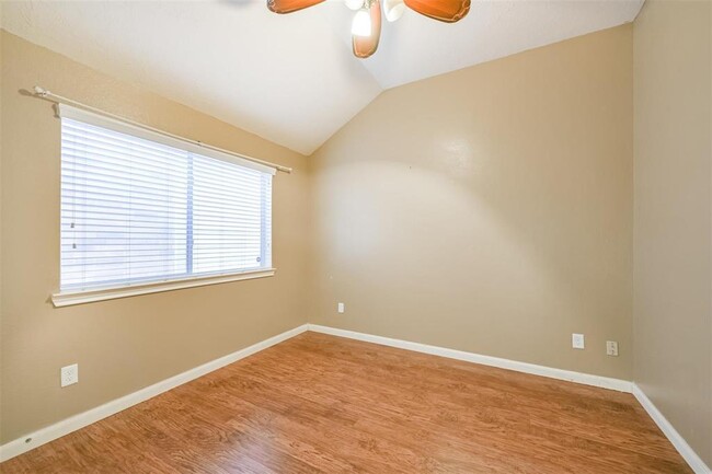 Building Photo - 13247 Gardnerville St