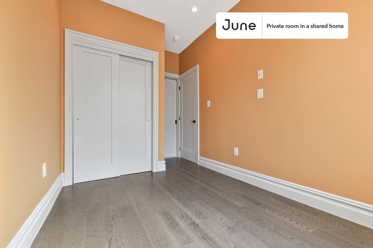 Building Photo - Room in Shared 3 bed/2 bath home