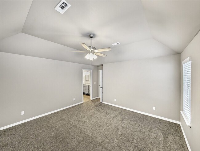 Building Photo - 195 E 2nd St