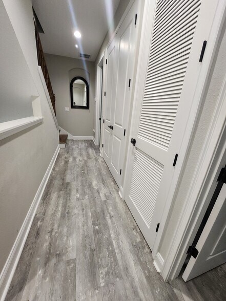 Building Photo - 4114 N Nebraska Ave