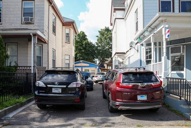 Building Photo - 337 Centre St