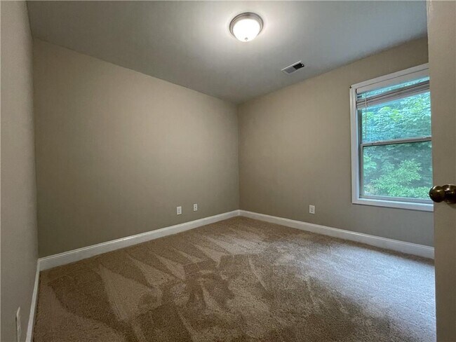 Building Photo - 5350 Tomahawk Terrace