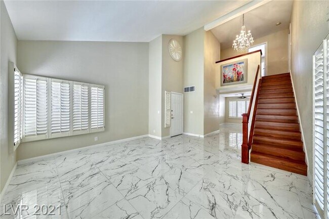 Building Photo - Gorgeous 4 bedroom home with large corner ...