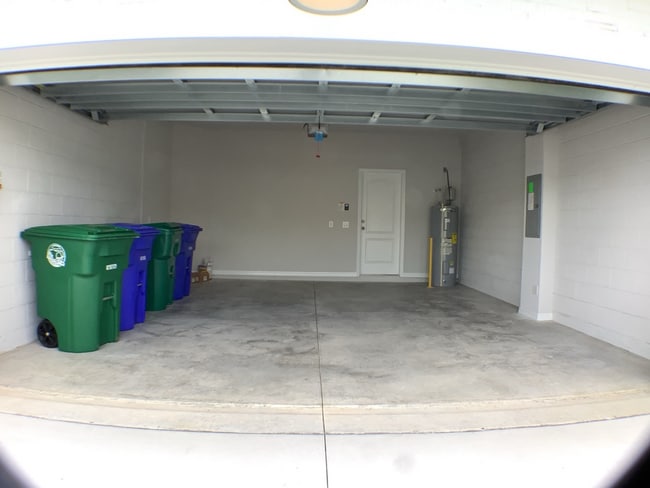 Building Photo - GREAT TOWNHOUSE  3 BEDROOM 2.5 BATHROOM  IN ASTERA