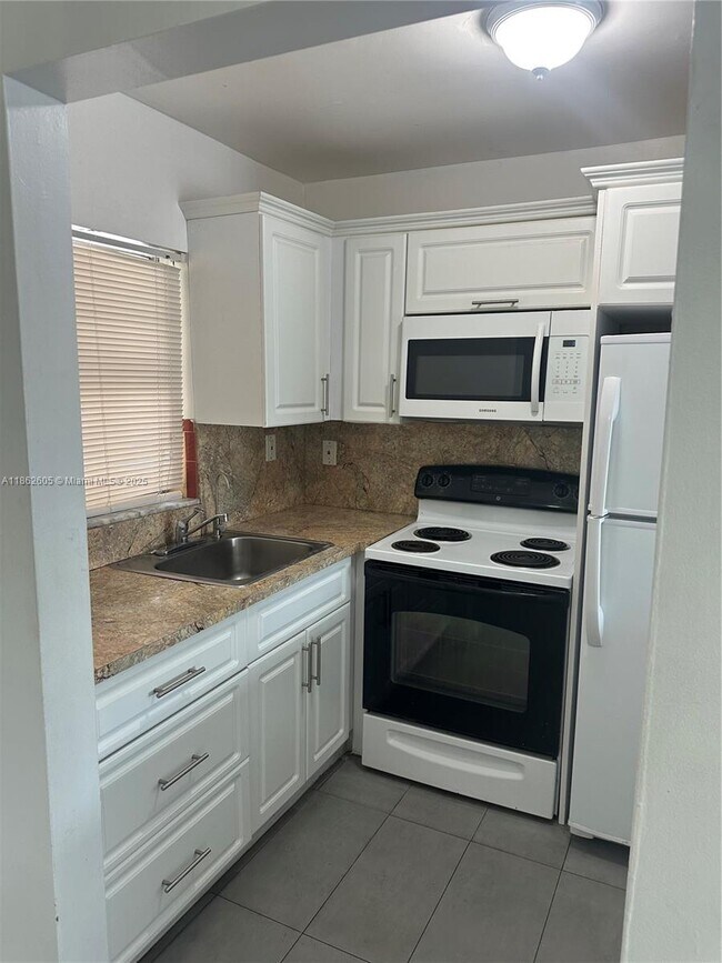 Building Photo - 3536 NE 168th St