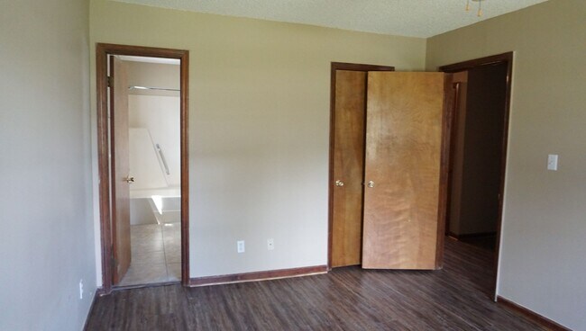 Building Photo - 3515STUD