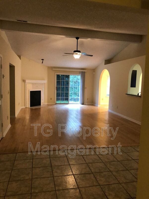 Building Photo - 12910 Forest Glen Ct S